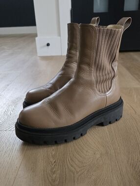 Poppy Barley Lug Boots